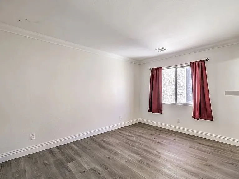 1425 Bow Creek Ct — Photo 8