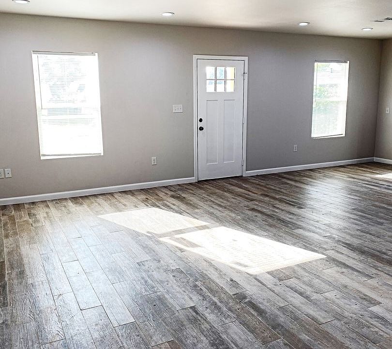 1st image of 380 Bower Dr