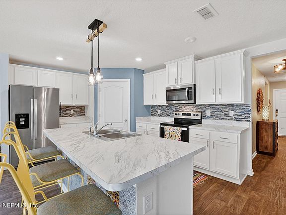 4th image of 430 FALCON RIDGE Road