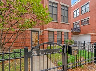810 W 15th Pl, Chicago, IL 60608