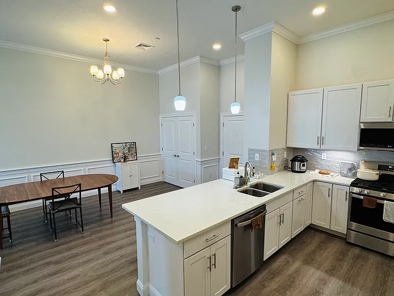 320 Middlesex Ave #D-405 — Photo 6