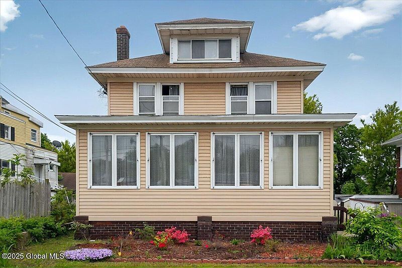2nd image of 1576 State Street