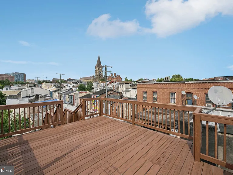 1814 E Pratt St — Photo 32