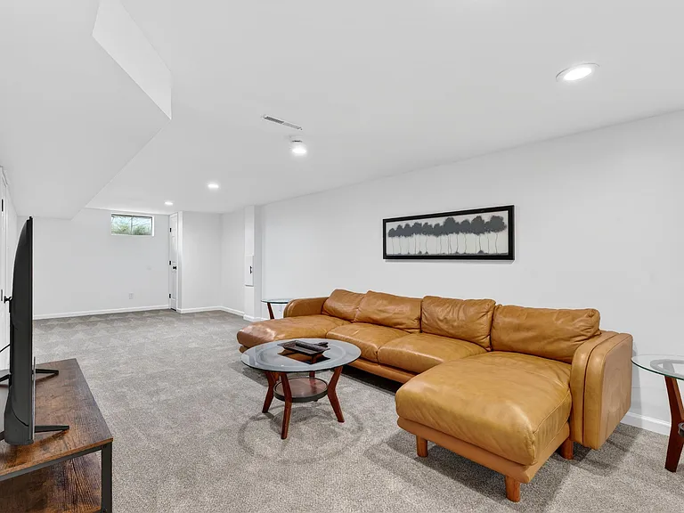 9675 La Jolla Dr — Photo 32