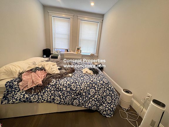 5th image of 110 Queensberry St #107