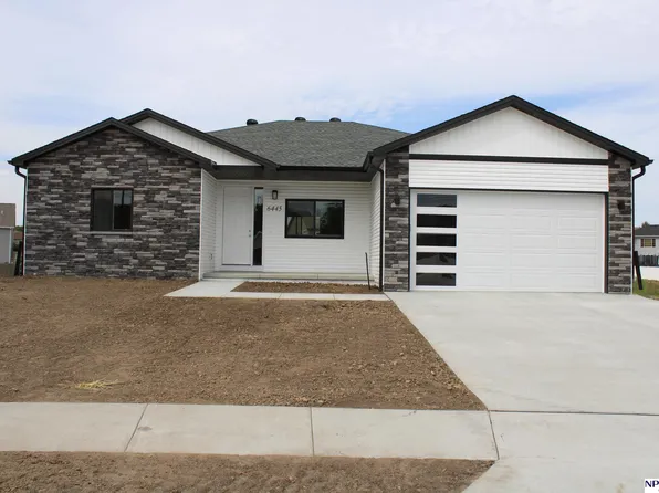 6445 N 12th Ct, Lincoln, NE 68521
