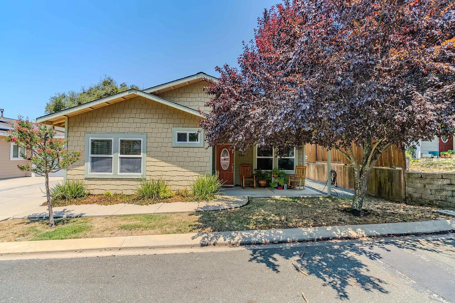 1644 Tunnel Hill Dr photo 1