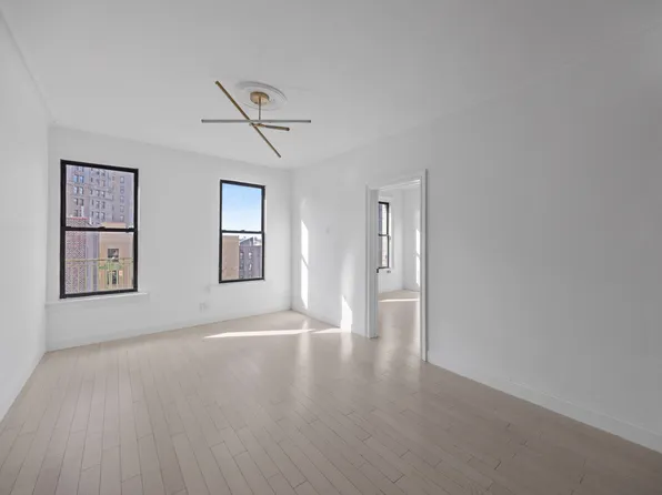 835 Riverside Drive image 4 of 21