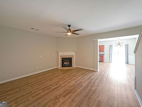 3rd image of 2062 Lakeshore Overlook Dr NW
