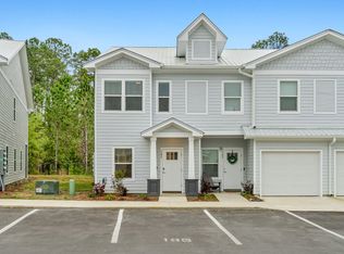 185 Date Palm Ln, Freeport, FL 32439