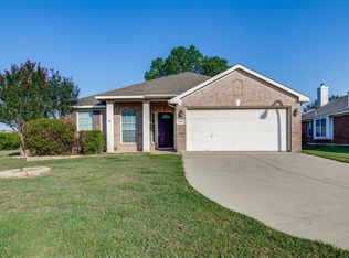3900 Summerhill Ln, Fort Worth, TX 76244