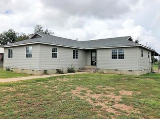 903 W Avenue B, Alpine, TX 79830