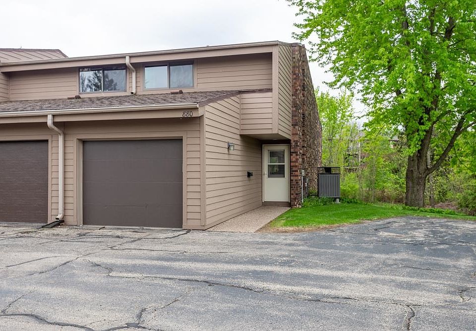 1st image of 880 Stone Ridge Pl