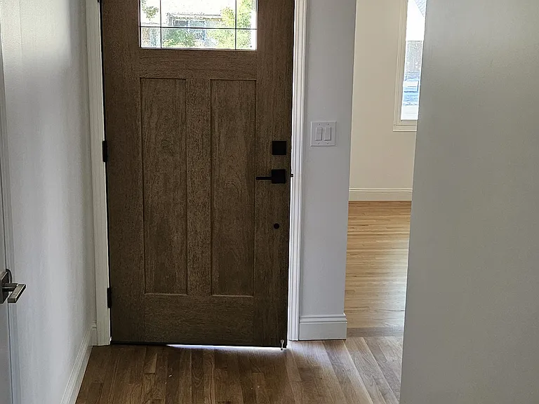 2326 Floral Way — Photo 2