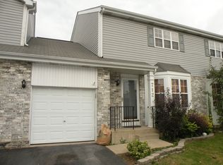 712 Saybrook Ct, Romeoville, IL 60446