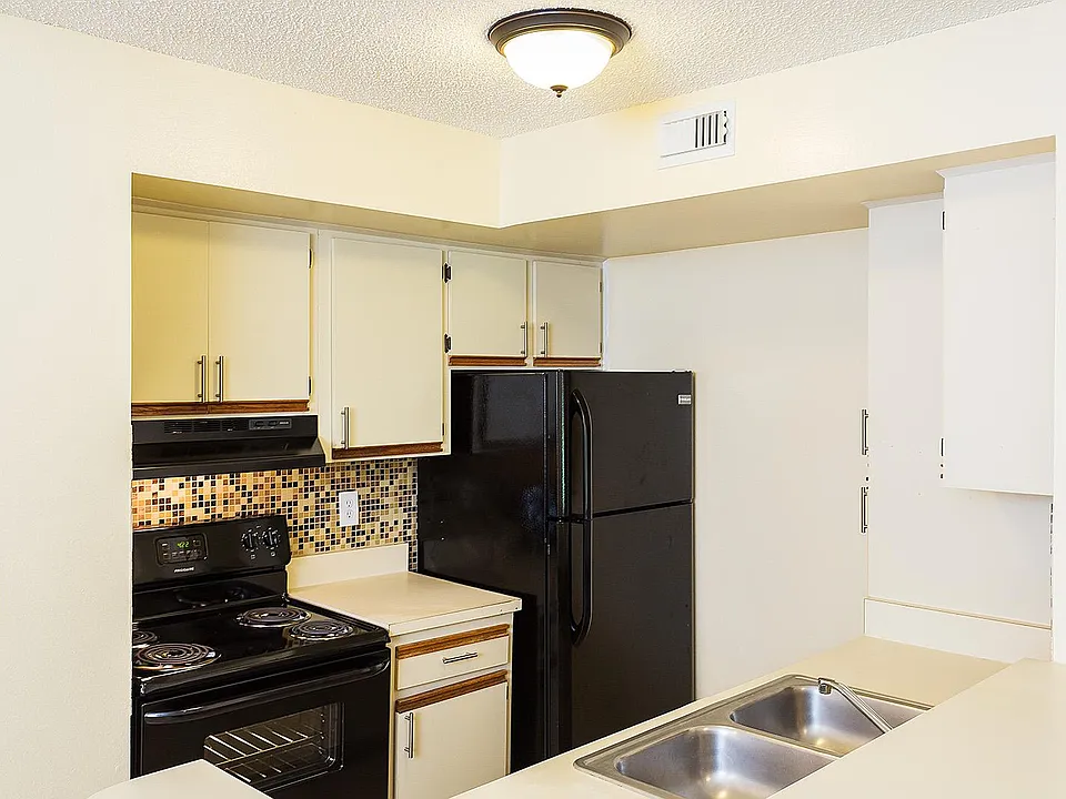 437 Fountainhead Cir #280