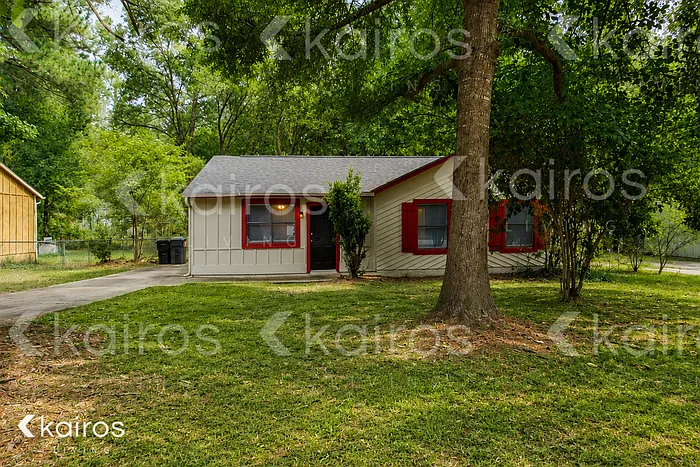 3 bed, 1.5 bath, 1084 sqft, $1,645 — Photo 1