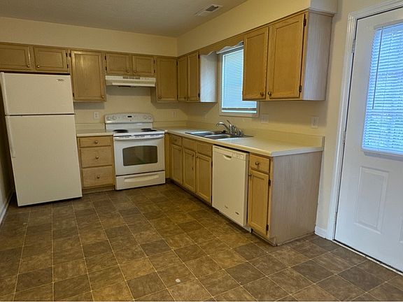 5th image of 574 Lost Cir APT A