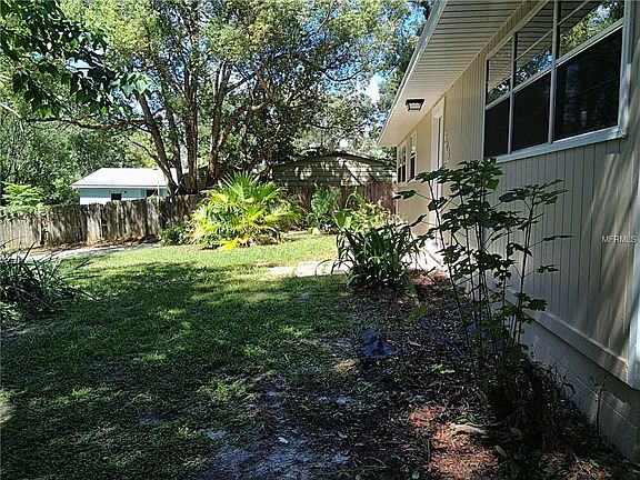 4th image of 803 Friendship Dr