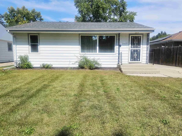 2015 Midway Dr, Rockford, IL 61103