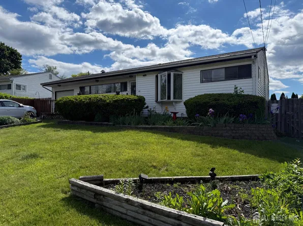23 Villanova Rd, Parlin, NJ 08859