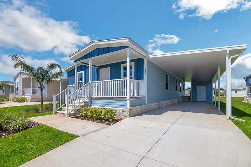3 bed, 2.0 bath, 1352 sqft, $999 — Photo 2