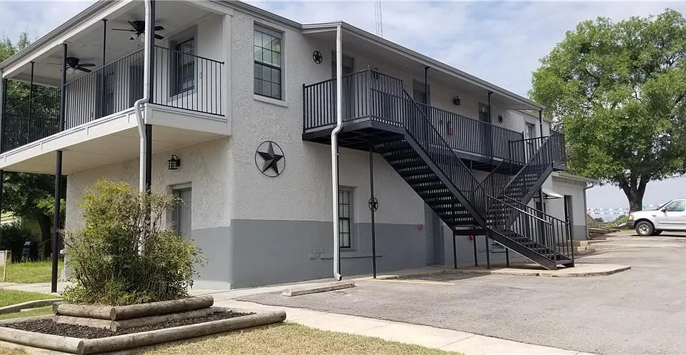 201 W Garland St