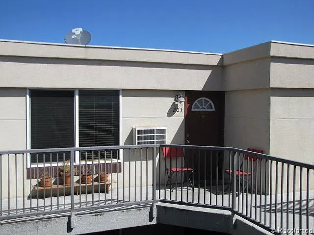 2345 N Clay St #203 — Photo 26