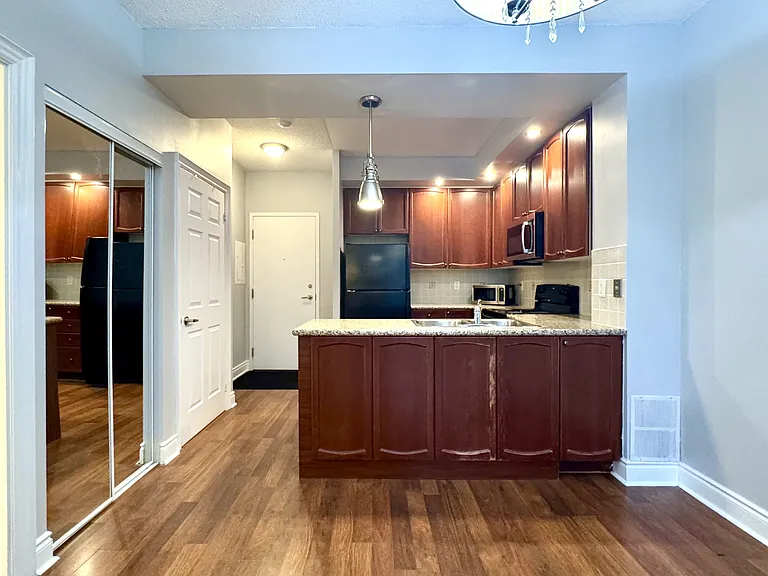 33 Cox Blvd #131 — Photo 4