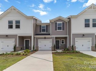 4113 Summit Woods Dr, Charlotte, NC 28216