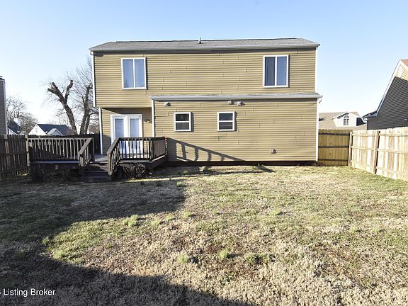 5th image of 8102 Village Point Dr