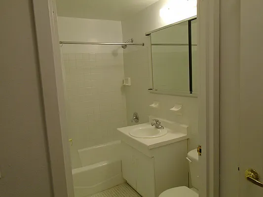 Rented by 18 REALTY | media 36