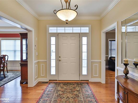 4th image of 145 Sonoma Way