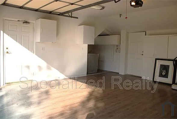 1827 Hill Dr — Photo 1