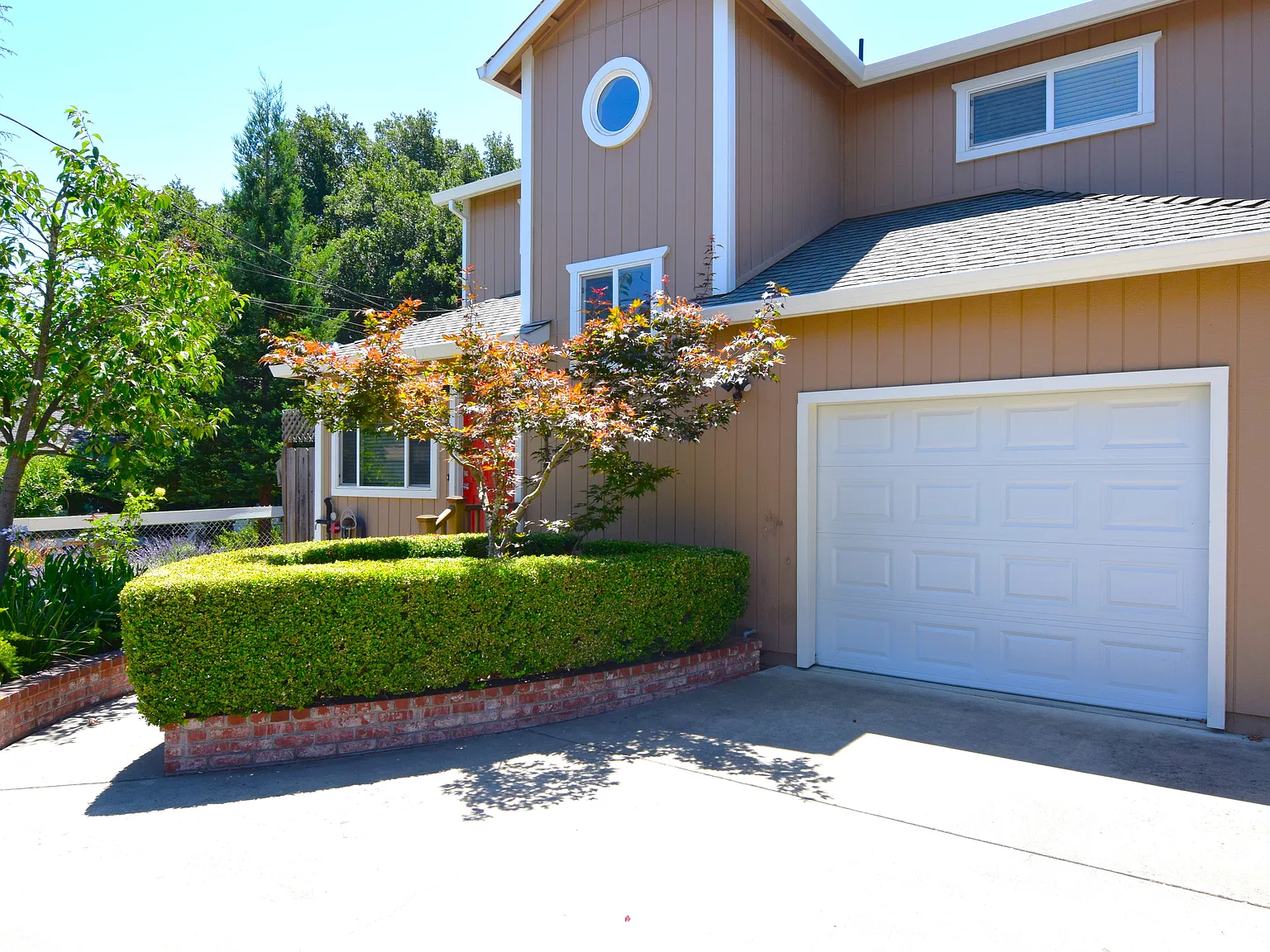 2 bed, 1000 sqft, $3,300 — Photo 2