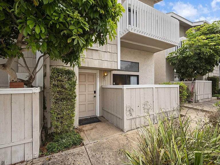 4064 Mahaila Ave #C — Photo 3
