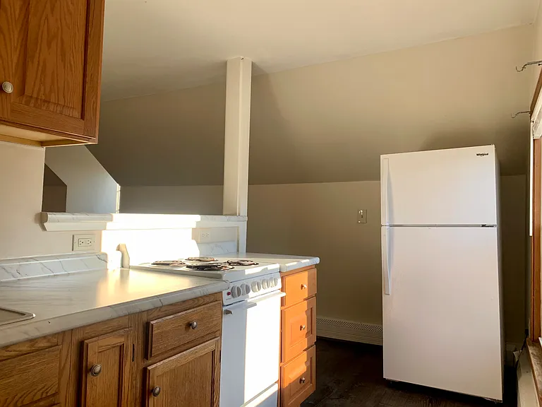 528 Deering Ave #6 — Photo 9