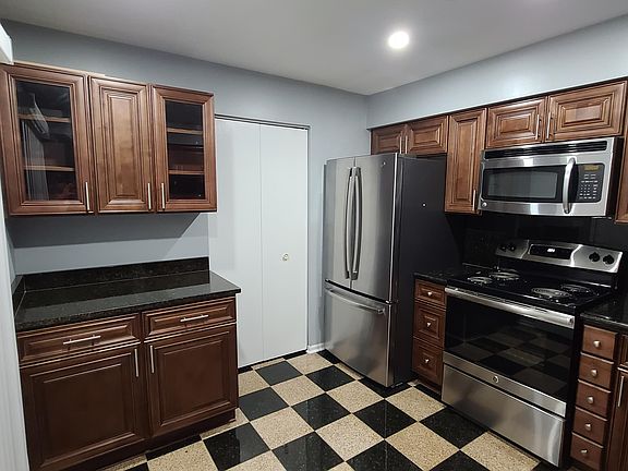 5th image of 80 Kristin Cir