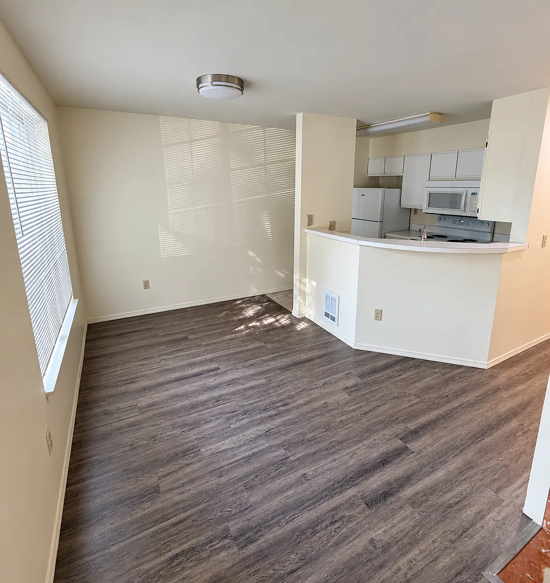 2 bed, 878 sqft, $2,395 — Photo 3