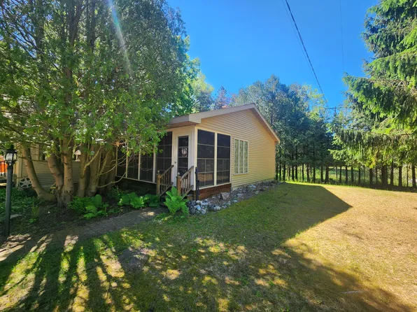18219 Northwood Hwy, Arcadia, MI 49613