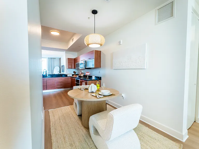 Harbor Grand — Photo 23
