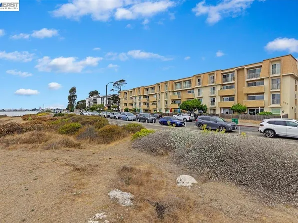 933 Shore Line Dr #203, Alameda, CA 94501