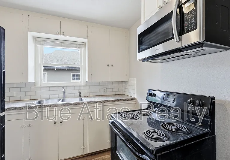 3643 Lafayette Ave #1 — Photo 7