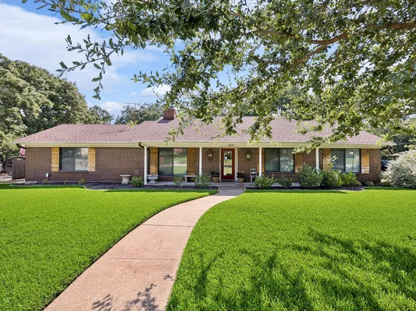 1808 Trailwood Dr, Euless, TX 76039