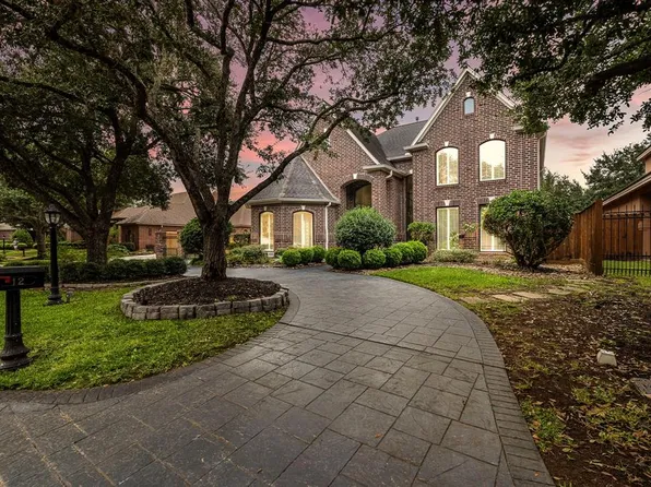 12 Champions Bend Circle, Houston, TX 77069