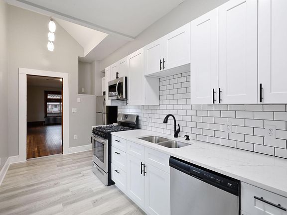 3rd image of 1846 Carroll Ave #1