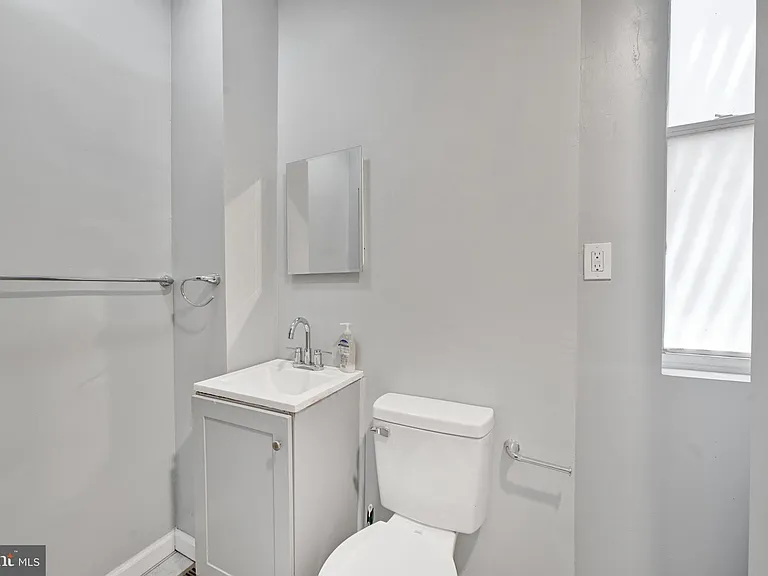 319 E 22nd St #1 — Photo 7