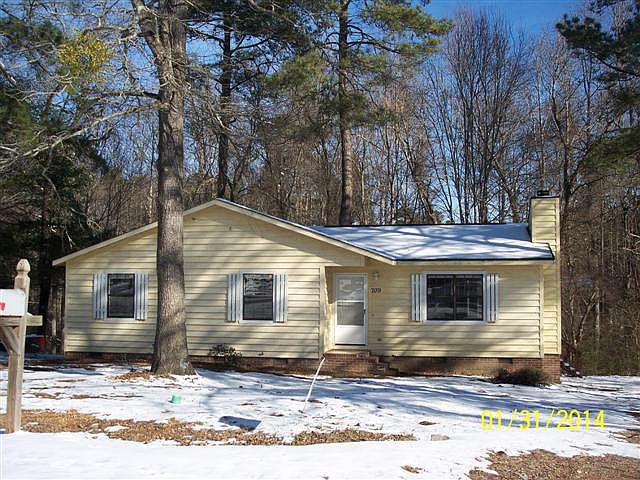 1st image of 709 Burgess Cir