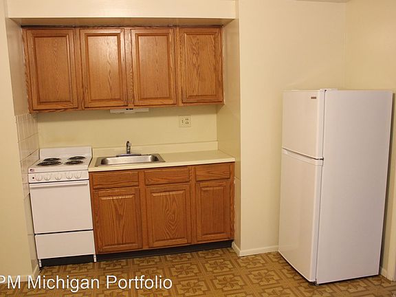 2nd image of 4510 W Hillcrest Dr APT 4