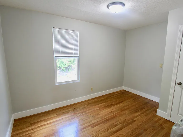 109 Pleasant St #2 — Photo 10